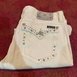 White Miss Jean Capris/Shorts